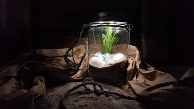 Handmade solar lamp with mason jar and solar cell
