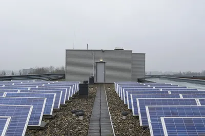 Diagram showing solar panel energy conversion losses
